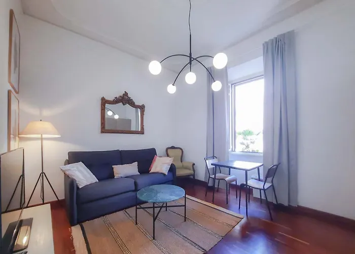Easytopstay - Colosseum Cosy Apartment *