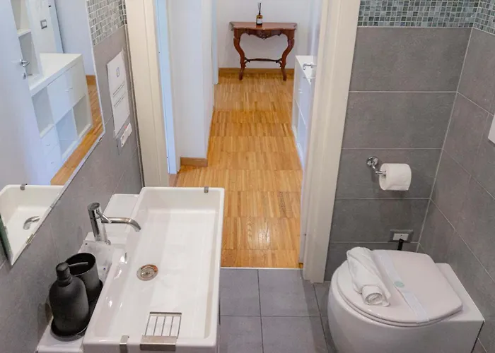Easytopstay - Colosseum Cosy Apartment *